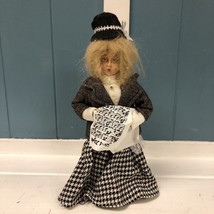 Vrg Girl Pickwick Charles Dickens Caroler Christmas Ashley Cooper 9.5” F... - $17.68