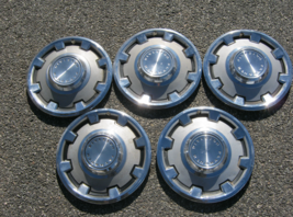 Lot of 5 genuine 1968 1969 Plymouth Valiant 13 inch hubcaps wheel covers - £66.90 GBP