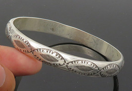 NAVAJO 925 Silver - Vintage Shiny Etched Pattern Bangle Bracelet - BT8212 - £83.41 GBP
