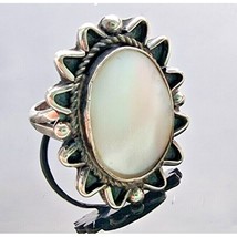 FLORAL ELEGANCE 925 STERLING SILVER MOTHER OF PEARL RING SIZE 7 AT - $1,087.21 MXN