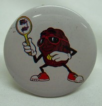 Vintage 1980&#39;s California Raisins Tennis Player 1 1/2 Pin Collectible Button - £11.67 GBP