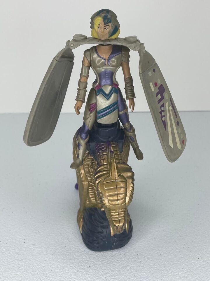 Vtg Dragon Flyz Apex Purple/Grey Female Figure 1995 Galoob  & Windstorm Launcher - $14.11