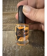 L.A Colors Glow In The Dark Nail Polish Jack-O - $40.54 CAD