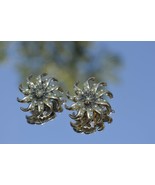 Vtg Gold Tone Faux Pearls Flower Clip on Earrings &#39;&#39;VERY NICE&#39;&#39; - $300.63 MXN