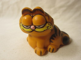 vintage 1981 Garfield &#39;Fat Cat&#39; - 1.5&quot; hard Rubber Figure - $10.00