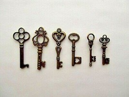 8 Skeleton Key Pendants Antiqued Bronze Assorted Steampunk Charms Wedding Keys - £4.34 GBP