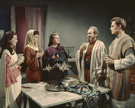Charlton Heston in The Ten Commandments toasting with family 16x20 Poster - £15.72 GBP