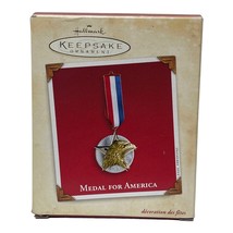 2002 Hallmark Keepsake MEDAL FOR AMERICA Christmas Ornament red white blue EAGLE - £7.95 GBP