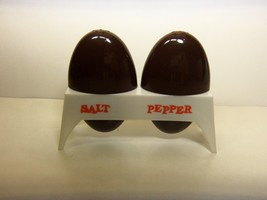Brown Oval Shaped Salt &amp; Pepper Shakers W Stand Vintage Unused - £11.69 GBP
