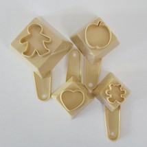Vintage Giftco Cookie Cutter Measuring Cup Set Bear Heart Apple 4 Pieces - £17.24 GBP
