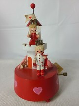 Vintage Lefton King and Queen Music Box Plays A Time For Us - £38.34 GBP