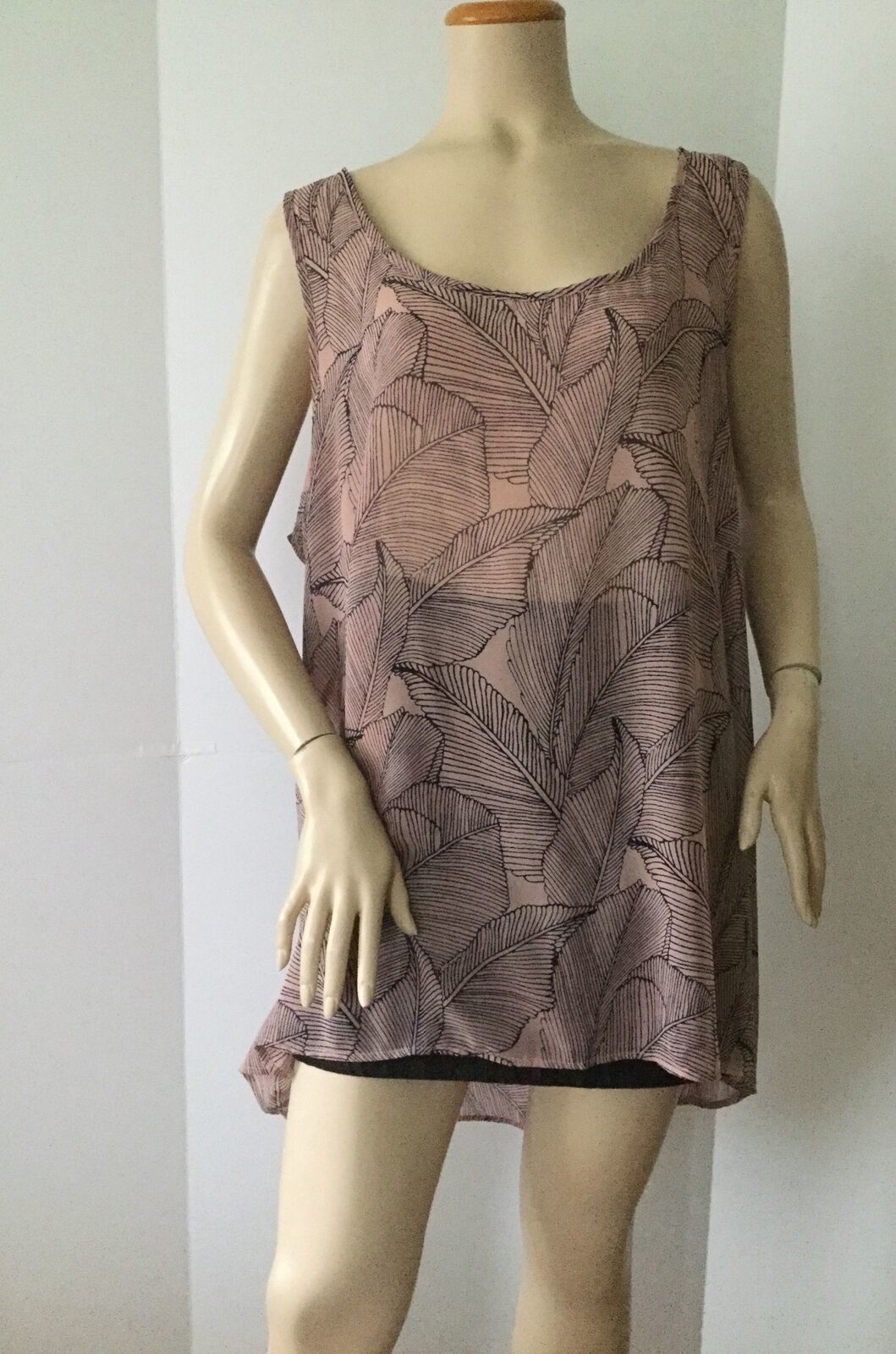 Primary image for TORRID Sheer Sleeveless Top Blush Shade w/Navy Blue Leaf Print (Size 3/XXXL)