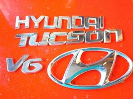 GENUINE OEM Rear Trunk Emblem For 2005-09 Hyundai Tucson V6 Rear Set  - £28.30 GBP