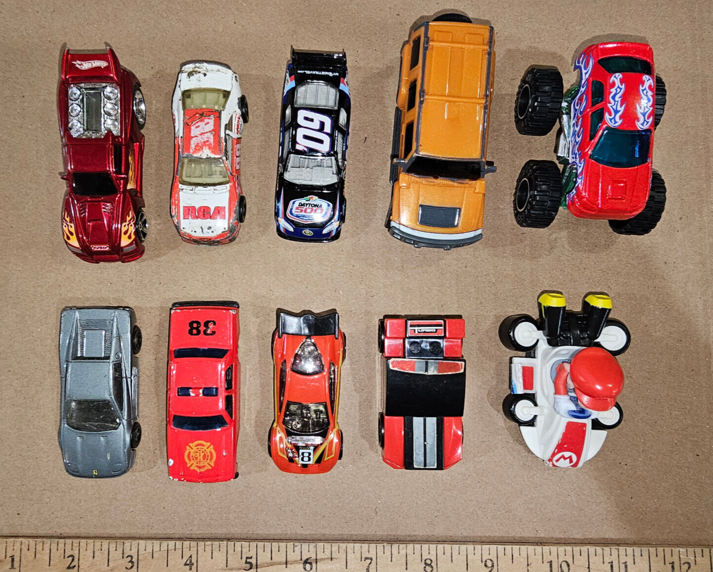 24GG56 LOT OF 10 TOY CARS, HOTWHEELS / MATCHBOX SIZE, GOOD CONDITION - $9.45