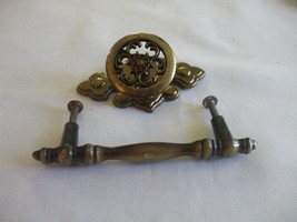 Shabby Chic 1 rectangle &amp; 1 Round Metal Cabinet Drawer Door Pull - $24.99