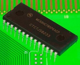 NEW FREESCALE MC68HC705P6ACP DIP-28 Microcontroller USA STOCK - $15.75
