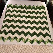 Handmade Crochet Afghan Blanket 50x53 Zig Zag Chevron Green White Umbrae Vintage - £21.30 GBP