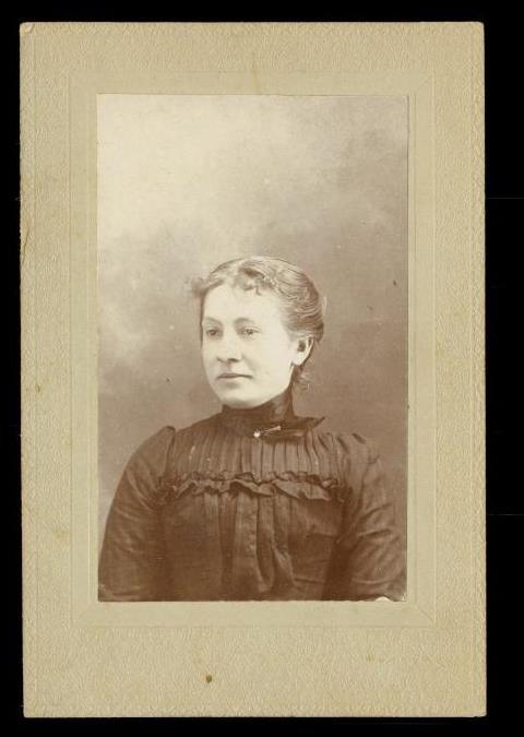 Vintage CDV Photo Genealogy Carnahan Lindamood Studio Lady Wytheville Vi... - $10.88