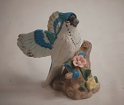 Vintage Blue Jay Bird on Tree Trunk w Multi-Color Flowers Shadow Box Shelf Decor - £7.09 GBP