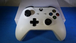 Microsoft Xbox One Wireless Controller White Model 1708 Broken For Parts - £15.87 GBP