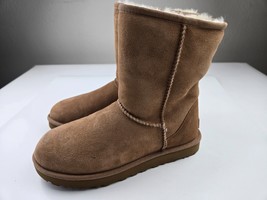 UGG Women&#39;s Classic Short Boot II, size 8 - $148.50