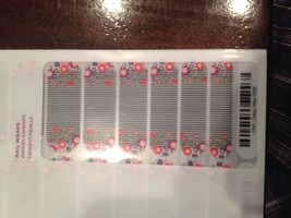 Jamberry Nails (new) 1/2 sheet DAISY WAY - $7.61