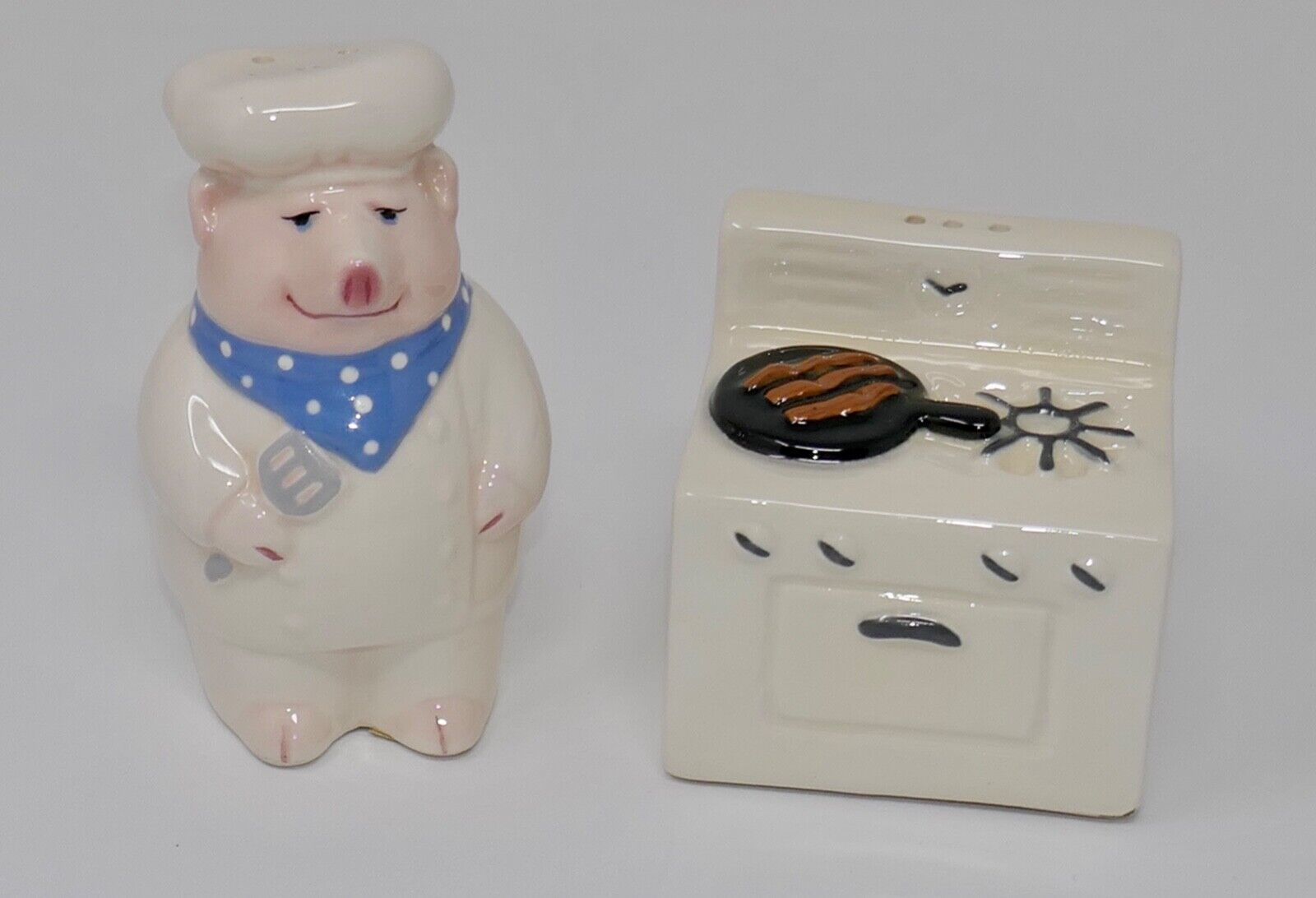 Clay Art Chef Pig Cooking Bacon On Stove Salt Pepper Shakers - $19.79