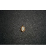Cameo Pendant Vintage 1950&#39;s 1960&#39;s - $284.91 MXN