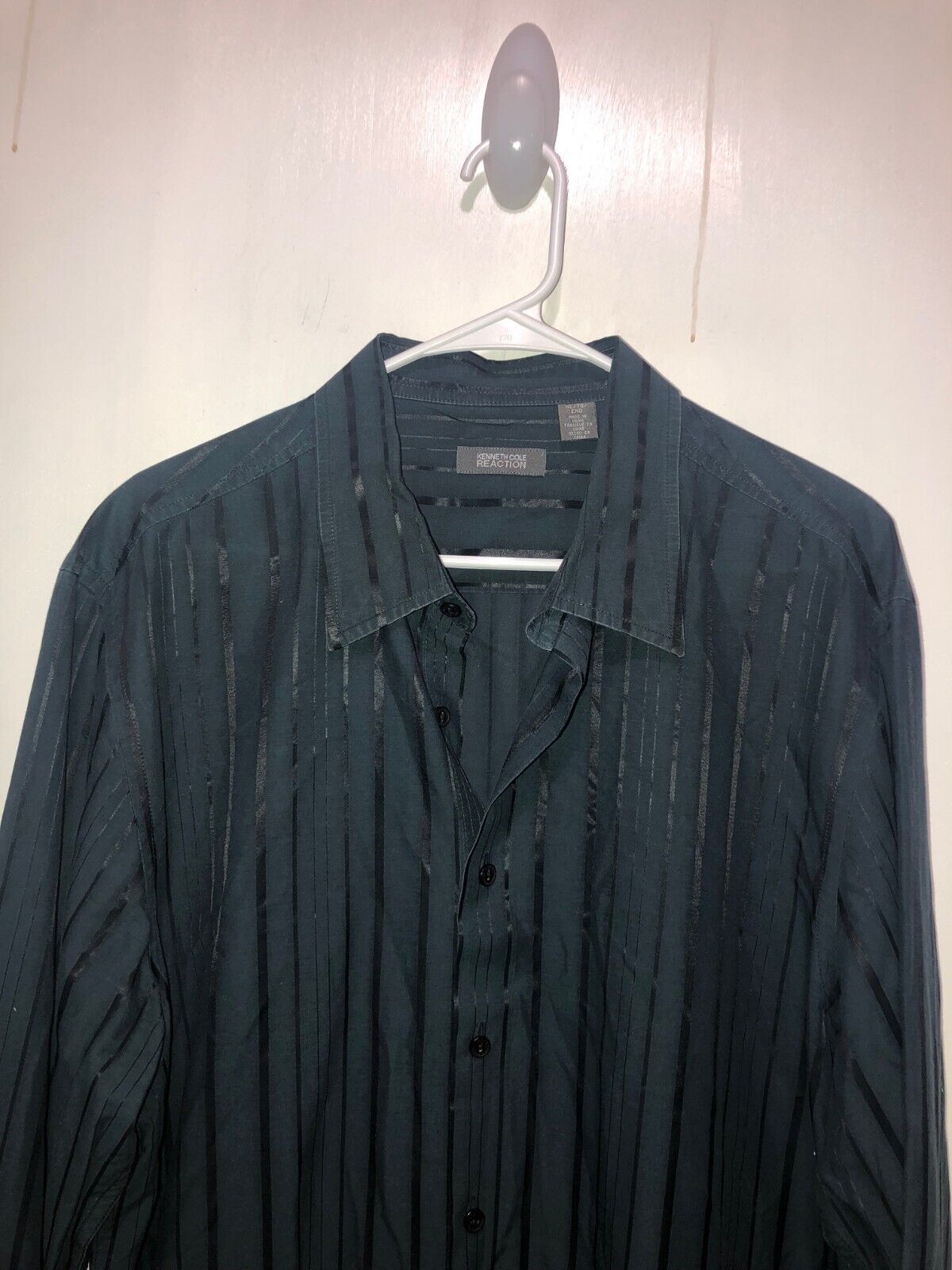 Kenneth Cole Reaction Mens XL Button Front Subtle Stripe Long Sleeve Shirt - $5.45