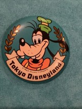 Vintage Walt Disney Tokyo Disneyland Goofy Pinback Button badge - £15.86 GBP