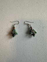 Handmade dangle/drop Christmas Tree earrings - $184.28 MXN