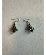 Handmade dangle/drop Christmas Tree earrings - $184.28 MXN