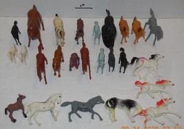 Huge Lot of 25 Different Pretend Play 1&quot; to 4&quot; Horses animal Figures - £19.22 GBP