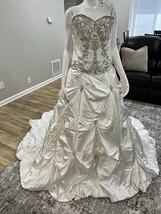 Size 16 Maggie Sottero Wedding Dress New W/Tags Retails $1472 White/pewt... - $4,603.50 MXN