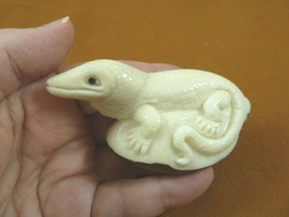 tne-liz-ko-396a Komodo dragon lizard Tagua nut Figurine carving Vegetabl... - £22.71 GBP