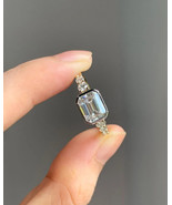 East West Emerald Cut Moissanite Full Bezel Ring, 14K SolidGold Hidden H... - €415,46 EUR