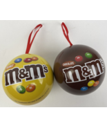 Lot of 2 x M&amp;M Chocolate &amp; Peanut METAL BALL CHRISTMAS ORNAMENT Empty -R... - $325.60 MXN