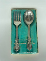 Wm A Rogers Silverplate Oneida Silversmiths Baby Spoon &amp; Fork Original Box - £9.54 GBP