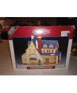 1995 LEMAX DICKENSVALE PORCELAIN LIGHTED HOUSE VICTORIA&#39;S MILLINERY IN B... - £30.13 GBP