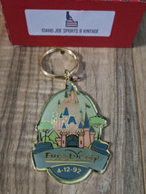 Vintage 1992 Euro Disney Collectible Castle Grand Opening Keychain  - £6.84 GBP