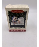Hallmark Keepsake Ornament Collector&#39;s Series Frosty Friends Dog in Iglo... - £6.45 GBP