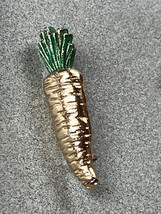 Vintage Goldtone Carrot w Green Enamel Top Lapel Hat Pin or Tie Tac – 1 and 3/8t - £6.04 GBP