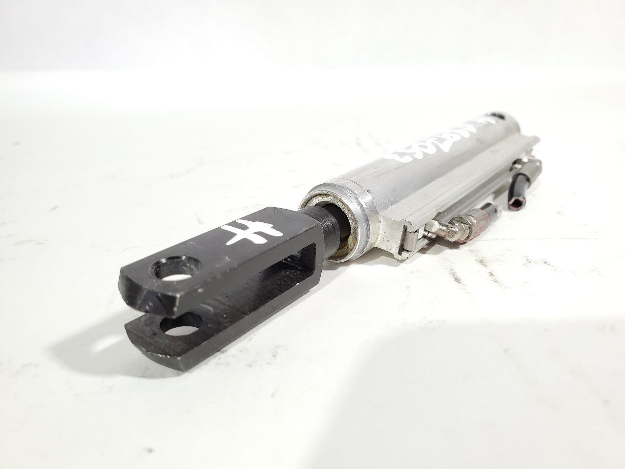 2006 Cadillac XLR OEM Right Tonneau Lift Cylinder 1609030c Item image 5