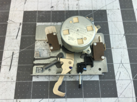 Thermador Bosch Double  Oven Door Latch P# 12024390 - $28.01
