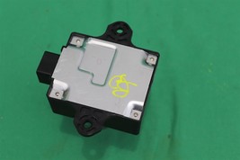 Hyundai Genesis 3.8L V6 & 5.0L V8 Fuel Pump Computer Control Module 33040-b1000 image 4