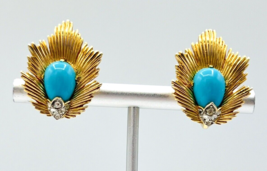 Vintage Crown Trifari Gold Tone Faux Turquoise Cabochon Clip On Earrings - £67.02 GBP
