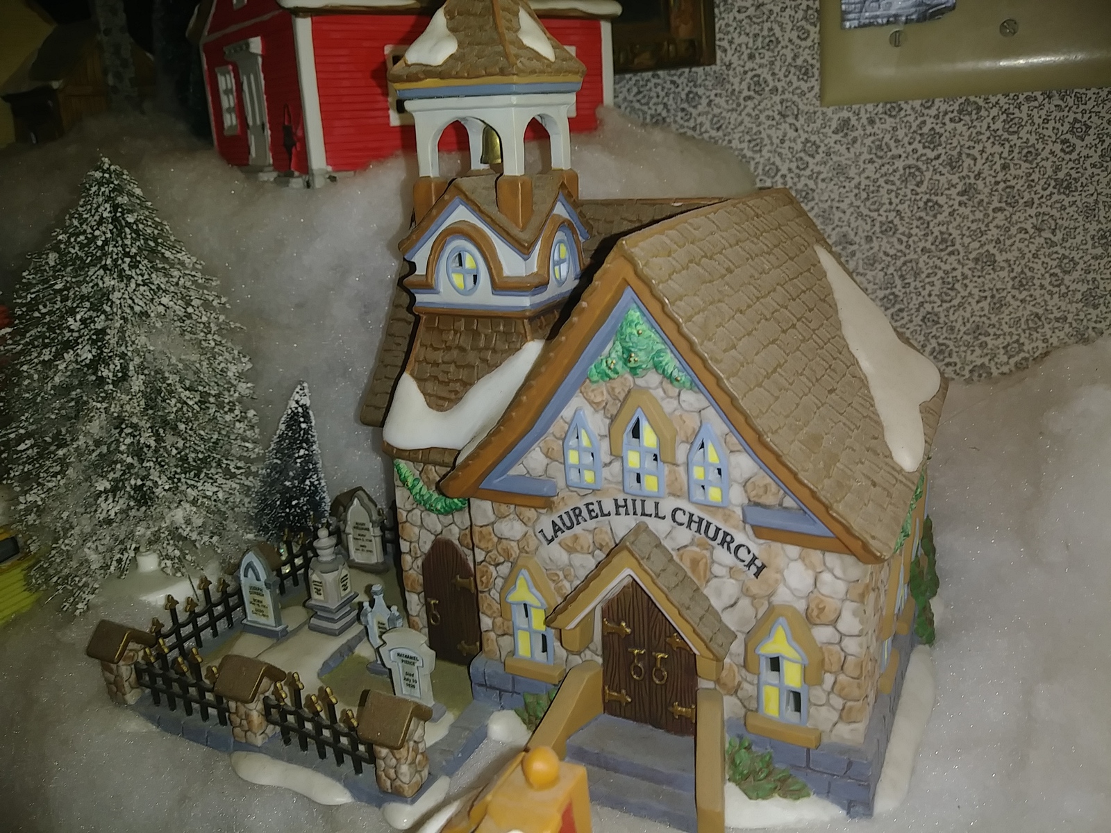 Dept 56 New England Village Laurel Hill Church (2000) #56.56629 - $75.00