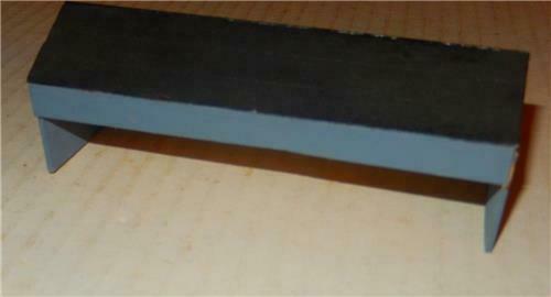 HO TRAINS - CUSTOM MADE BALSA WOOD CHICKEN COOP- EXC - W75 - $2.89