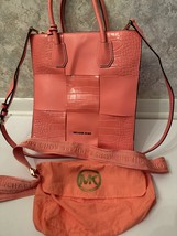 Michael Kors purse  - $1,332.55 MXN