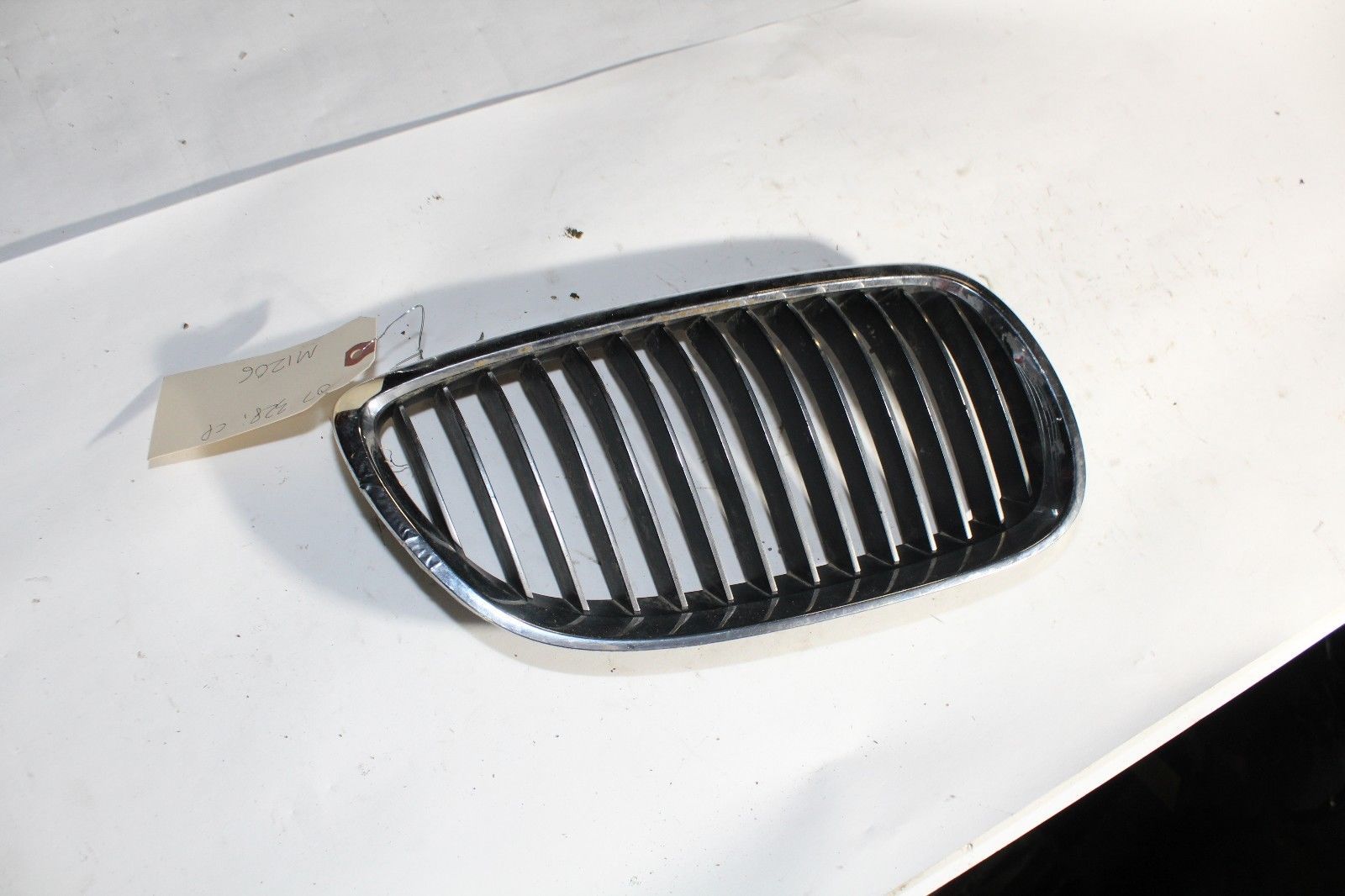 2007-10 E92 BMW 328i COUPE FRONT BUMPER PASSENGER RIGHT UPPER GRILLE M1206 - £36.75 GBP